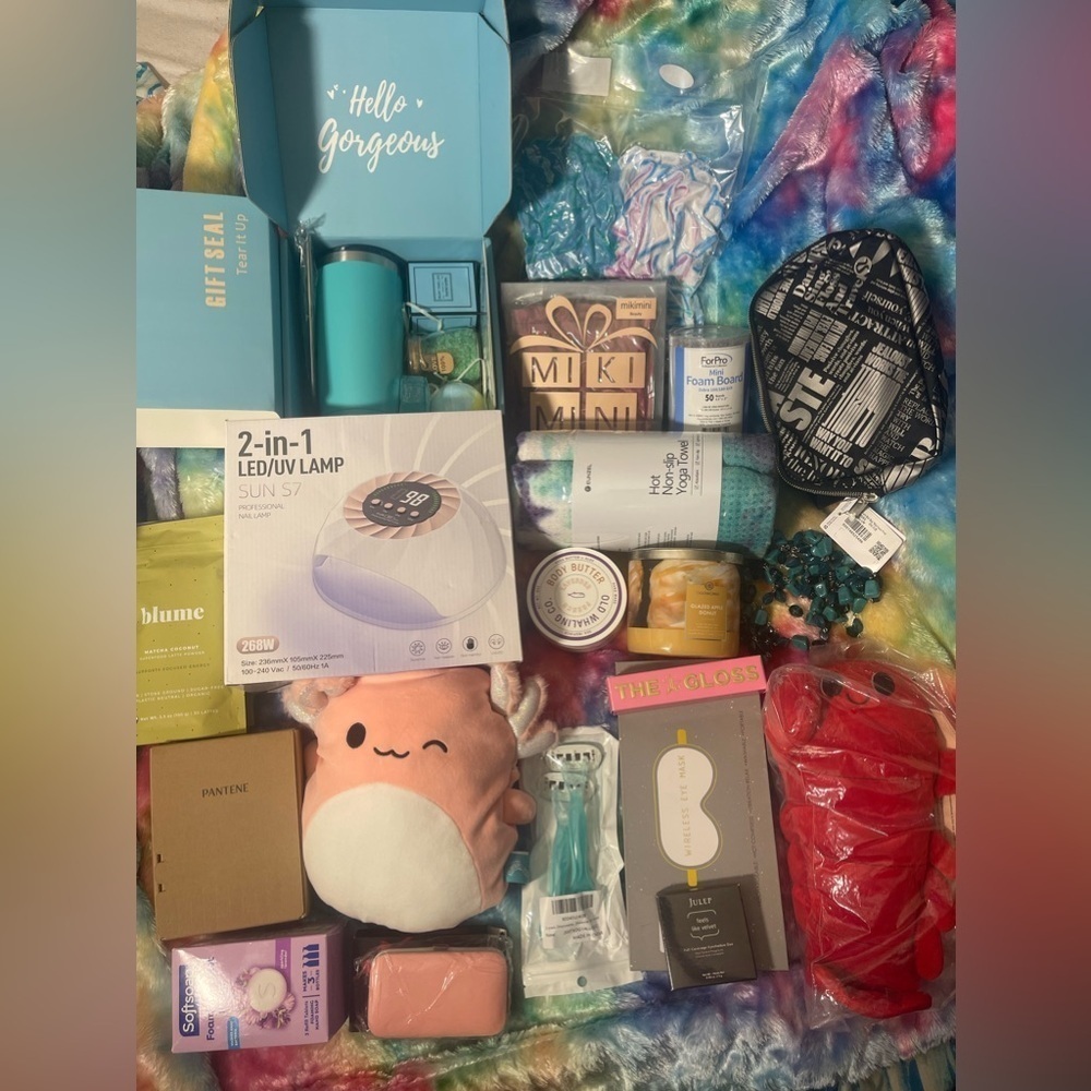 NEW Amazon BEAUTY Box, Brand NEW 📦 🔥 NO JUNK, NO used products, 5 ⭐️ rating!‌ - Picture 10 of 16